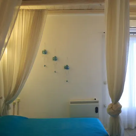 Erato Willa